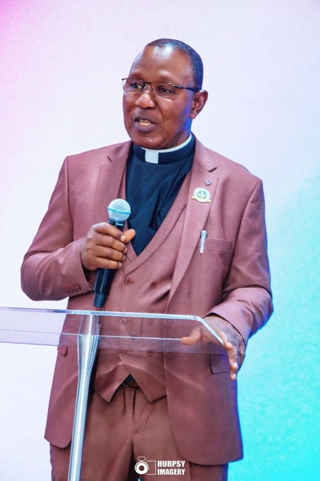 Pastor Amos Adetobi